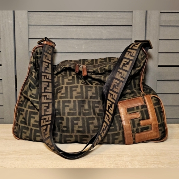 Authentic FENDI Zucca Messenger Crossbody Bag FF Strap - Picture 1 of 14